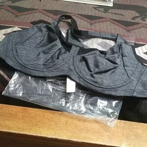 Women's sports bra